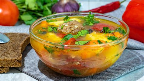 Вкусный тресковый суп с овощами и специями