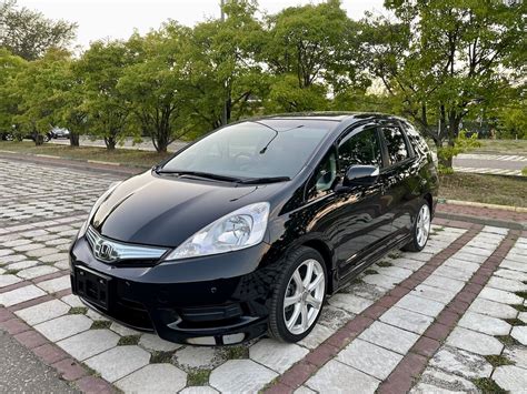 Гибрид Honda Fit Shuttle 2011