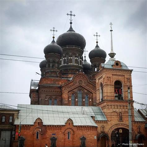 Древний монастырь в центре города