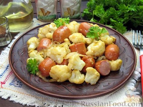 Жареная цветная капуста с чесноком и соусом