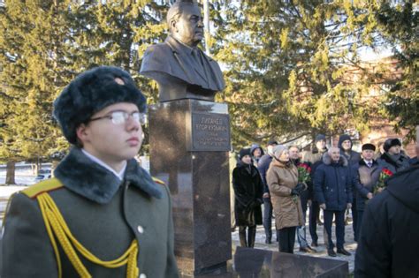 Значение честного служения для достижения счастья