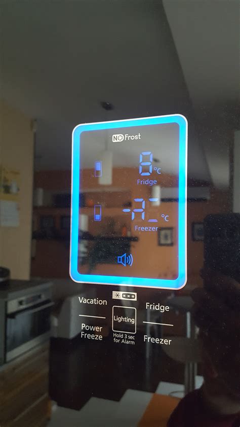 Использование дисплея холодильника