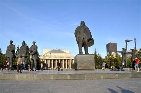 История и архитектура площади Ленина