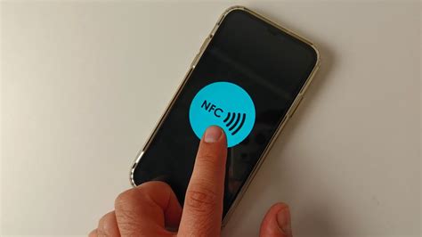 Как активировать NFC на iPhone