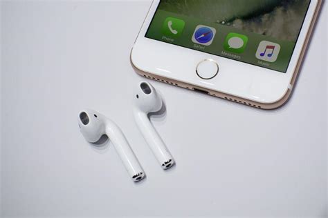 Как включить микрофон на наушниках Apple AirPods