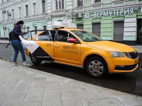 Как развиваться и преуспевать в работе таксистом в Москве: секреты успеха