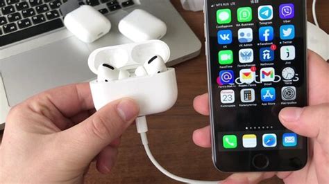 Как синхронизировать разные пары наушников AirPods