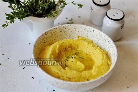 Картофельное пюре с чесноком и розмарином