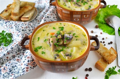 Классический рецепт прозрачного супа с курицей и картофелем