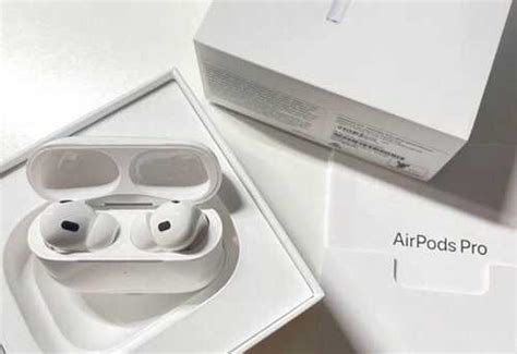 Наслаждайтесь музыкой и звонками с AirPods Pro: