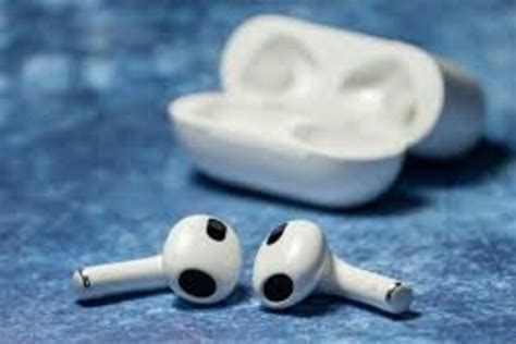 Наушники AirPods: свобода от проводов