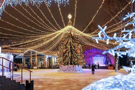 Необычные световые шоу в парках Москвы