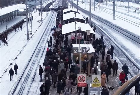 Пассажиры эвакуированы после поломки тягового провода