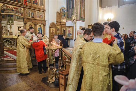 Первая свеча Великого Воскресения