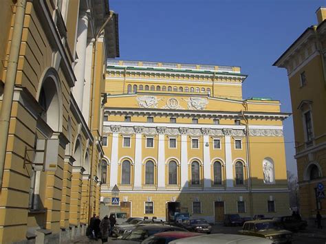 Первый публичный французский спектакль в Петербурге: важный момент в развитии русской культуры