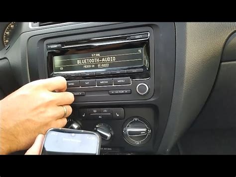 Подключение музыки через Bluetooth в автомобиле Mercedes