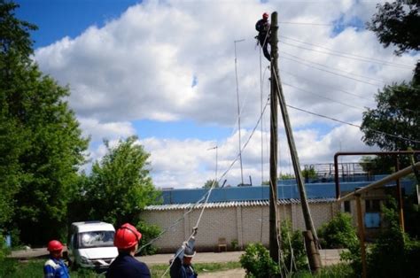 Подключение триммера к электричеству и топливу