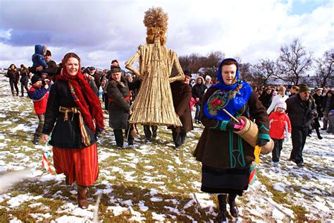 Показ и использование чучела на масленице