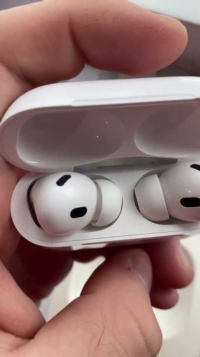 Покупаем и распаковываем AirPods