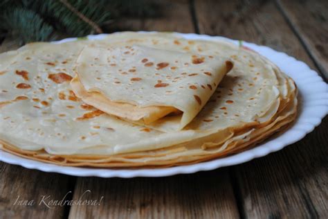 Попробуйте добавить оригинальный вкус блинам с помощью сыворотки после творога