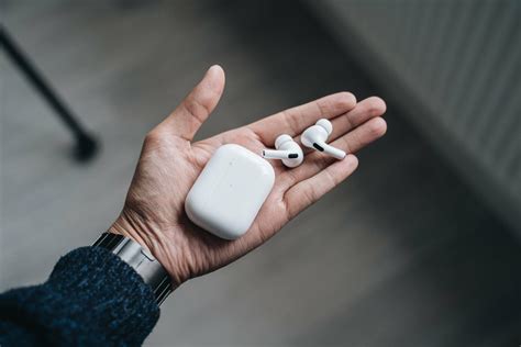 Потестируйте работу AirPods и звуковые возможности