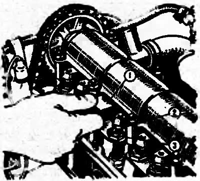 Проверка зазора между клапанами и приводом распределительного вала: