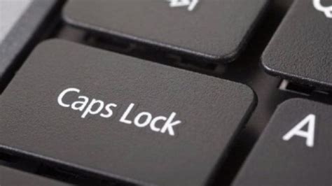 Проверьте клавишу "Caps Lock"