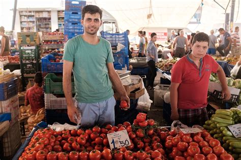 Продавец на рынке