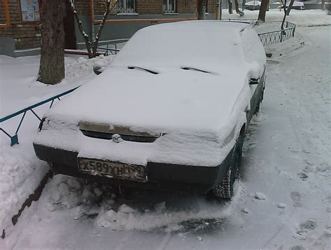 Различные толкования снов о белой машине: