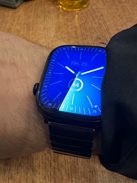 Распаковать коробку с Apple Watch