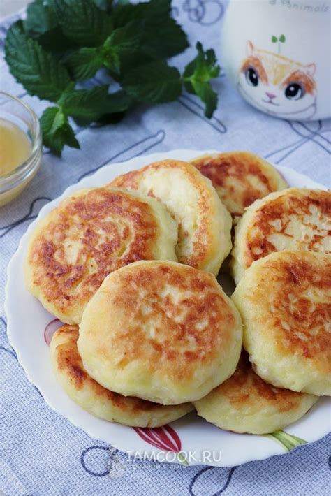 Рецепт №1: Мягкие сырники с творогом и яблоками