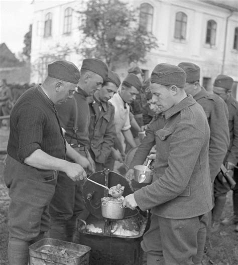 Солдаты и питание под военное время