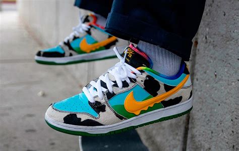 Спортивный стиль: Носить Nike SB Dunk Low с парадными брюками