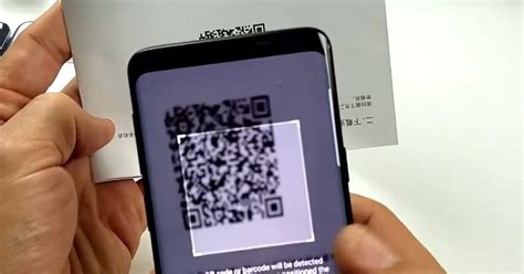 Способ 3: Сохранение и добавление через QR-код