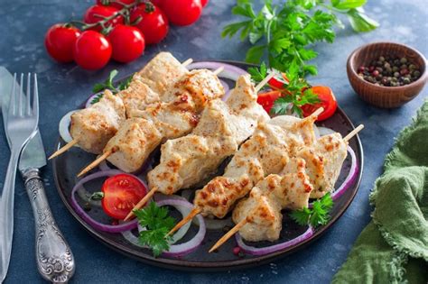 Тропический вкус: рецепты куриного ананасового шашлыка на костре