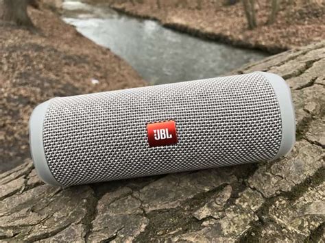 Усиление звукового эффекта совместным использованием колонок Алиса и JBL