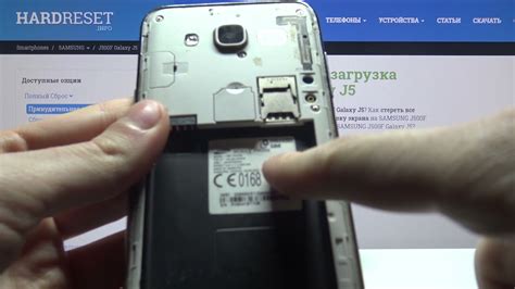 Установка SD-карты в Samsung S8