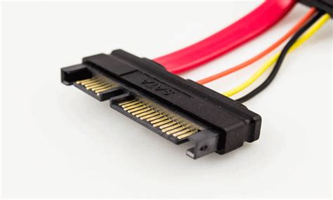 Что такое разъемы 15 pin SATA и их назначение