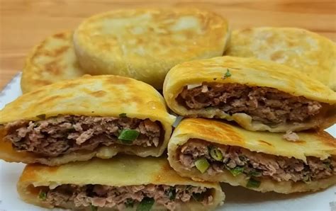 Шаги приготовления пирожков с мясом на сковороде