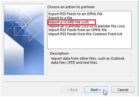 Шаг 1: Открыть Outlook и выбрать "Файл"