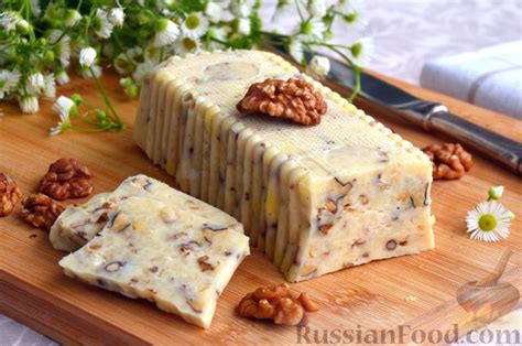  Сыр из творога с орехами и сухофруктами 