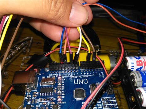 Arduino-мобильный автомобиль с Bluetooth-управлением